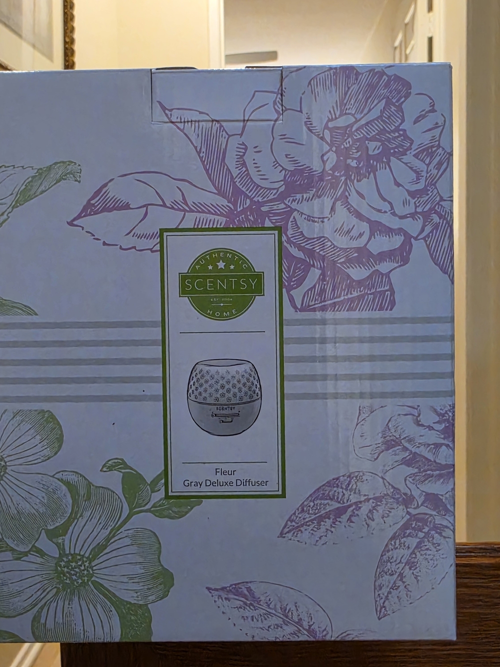 Scentsy Gray and White Diffuser Packaging Panel